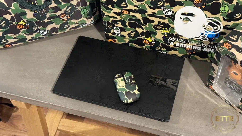 The Camo mouse on the closed laptop